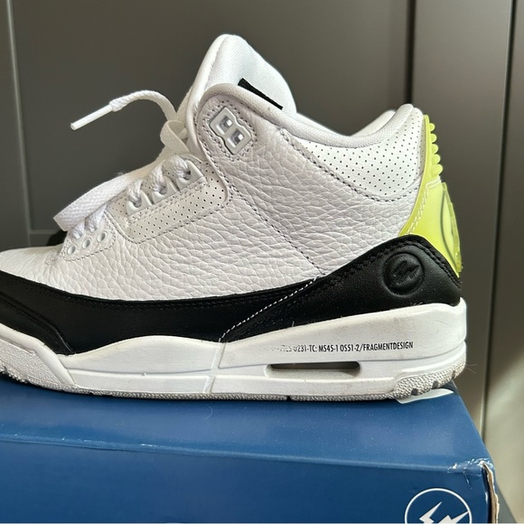 Air Jordan 3 Fragment - Picture 5 of 7
